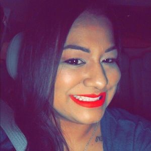 Meet your Posher, Naomi